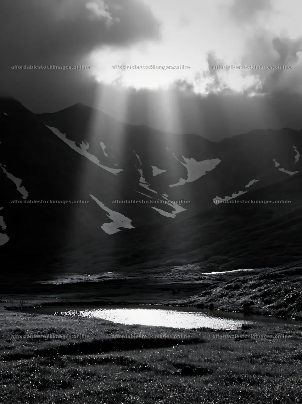 Light rays in Daisetsuzan alpine meadow at dusk – stock images 6866x9174